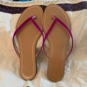 Flat sandal!